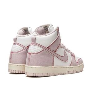 Nike
Dunk High 1985 "Barely Rose Denim" sneakers